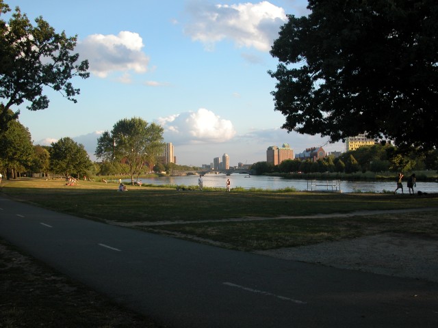 615x454 pixels (105K)