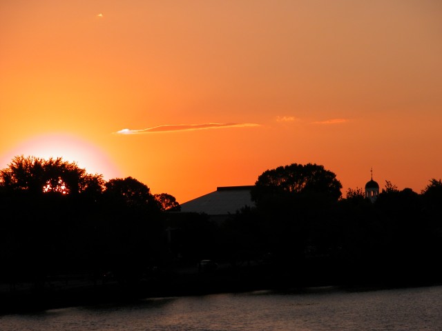 615x454 pixels (64K)